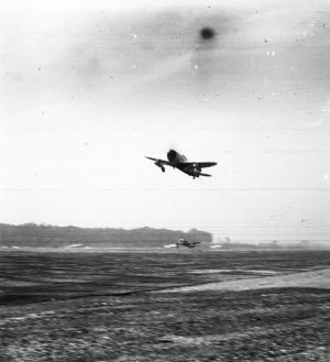 gc   muddiford field  england 1944   ng062