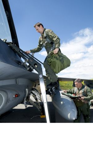 U.S., Bulgarian air forces strengthen partnership through flight