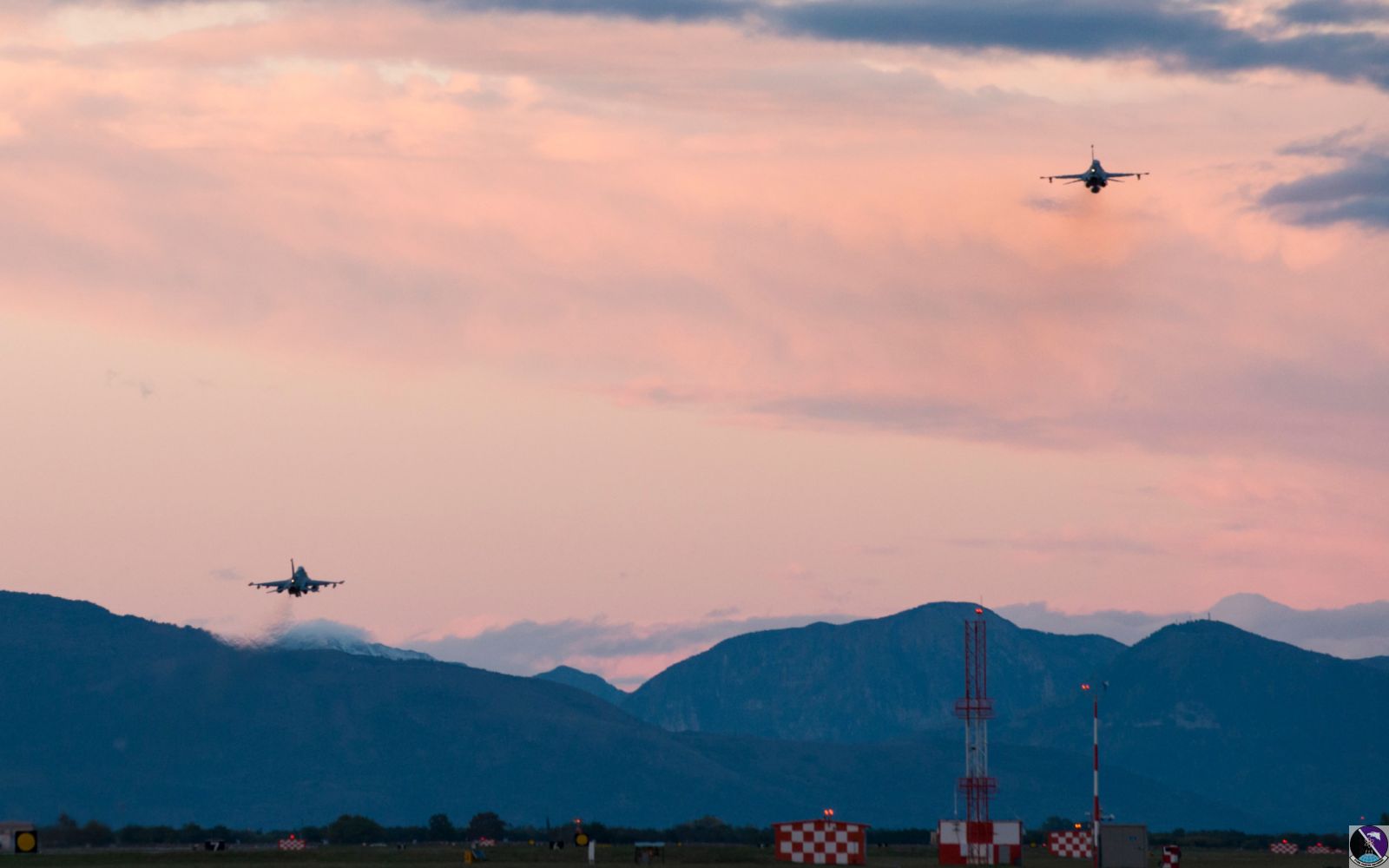 Birds of a feather: F-16s train over Aviano skies